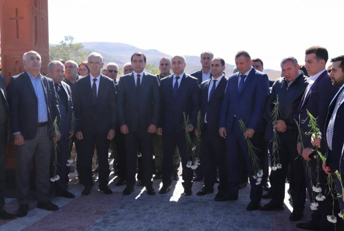 Շիրակում հարգանքի տուրք են մատուցել 44-օրյա պատերազմի զոհերի հիշատակին