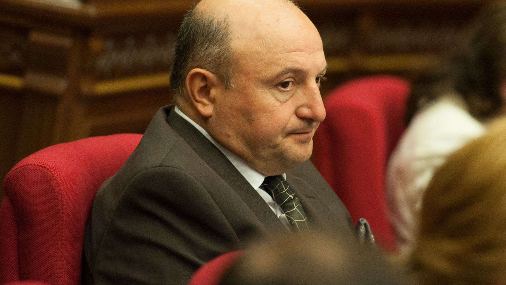 Վարդան Ղուկասյանից պահանջում են բռնագանձել 14 անշարժ գույք, ավելի քան 218 մլն դրամ