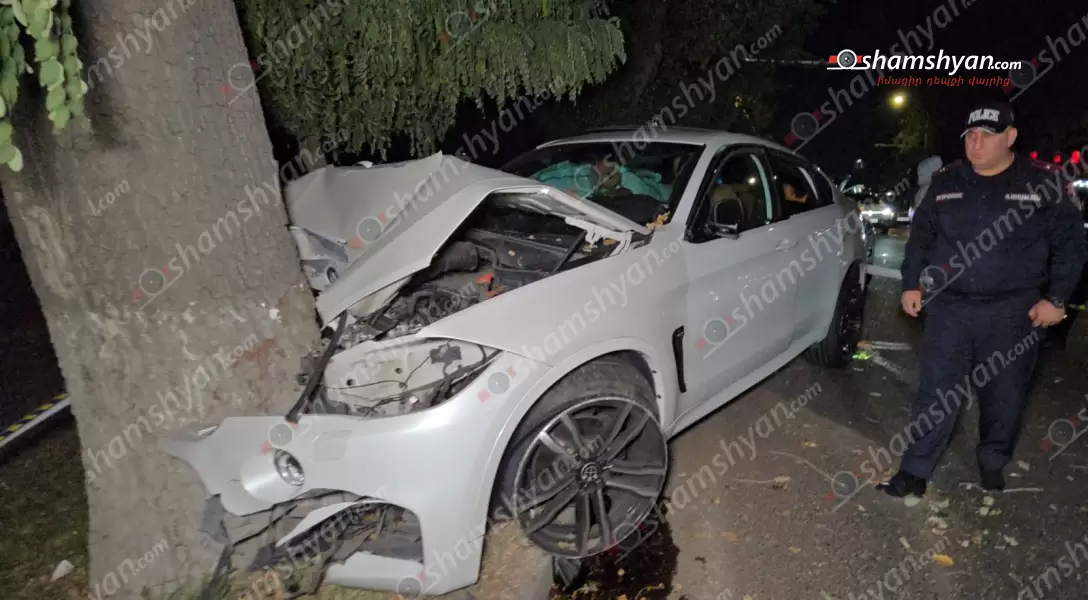 Կեսգիշերին Իսակովի պողոտայում բախվել են Mercedes-ն ու BMW X6-ը. Վերջինս էլ բախվել է ծառին. Կա 4 վիրավոր