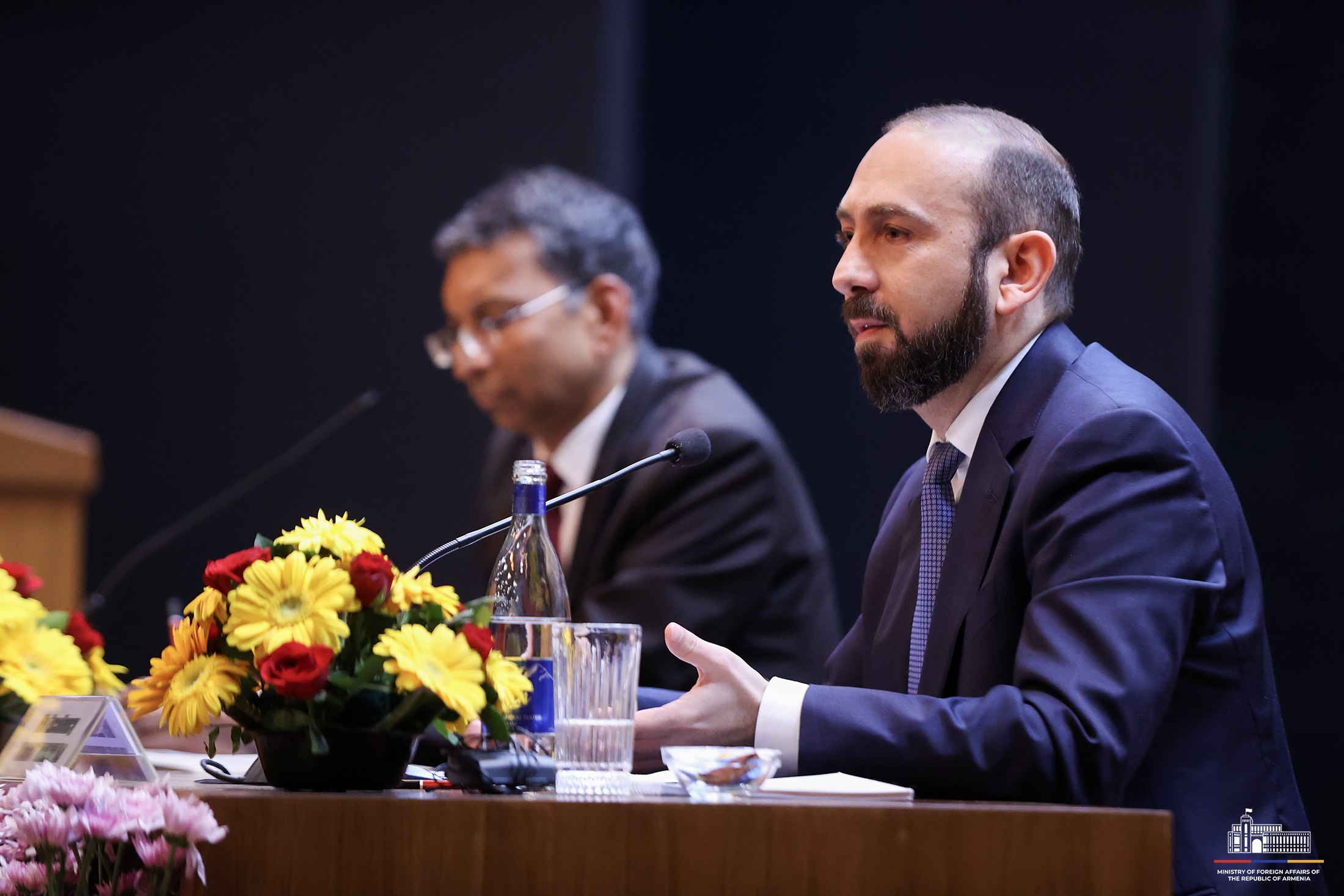 Ադրբեջանում կամայականորեն կալանավորված 23 հայերի նկատմամբ բեմադրված դատավարություններ են տեղի ունենում. Միրզոյանի ելույթը Հնդկաստանում