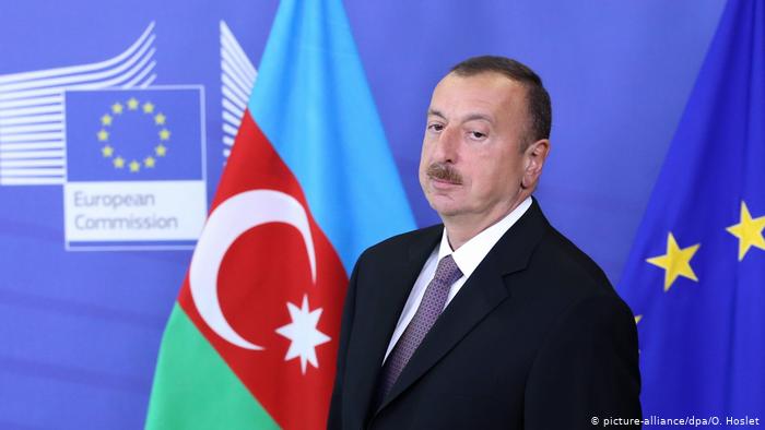 Алиев назвал встречи с Пашиняном бессмысленными и потребовал вернуть Карабах
