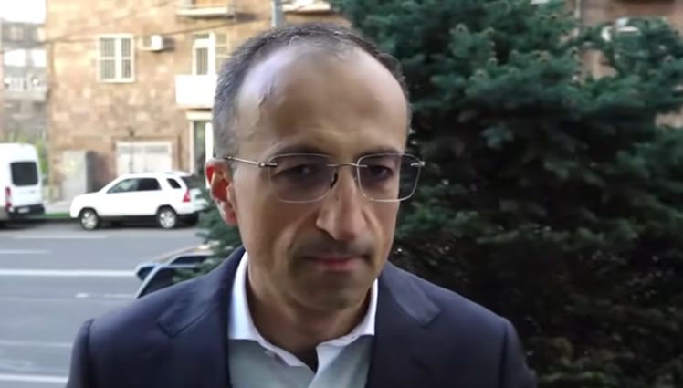 Բանավոր խոսք չեն կարողանում հղել ժողովրդին, թաքնվում են արհեստական բանականությունների հետևում. Թորոսյան