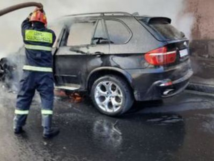 BMW մակնիշի ավտոմեքենա է այրվել