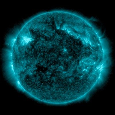 На Солнце произошли две мощнейшие вспышки, которые вызвали масштабные отключения мобильной связи