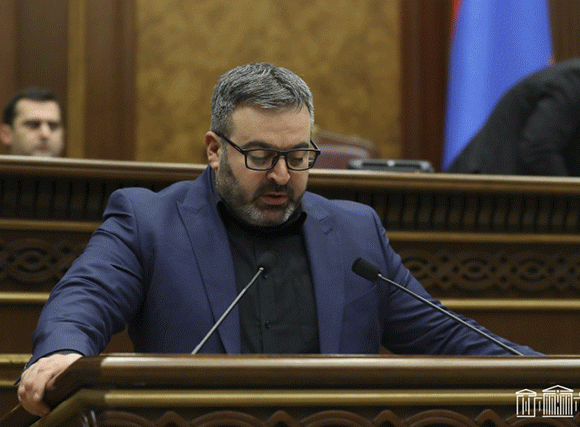 Գործարարներին եւ քաղաքացիներին թույլ չէին տալիս մեքենաները դուրս բերել Հայաստանից․ Դանիելյան