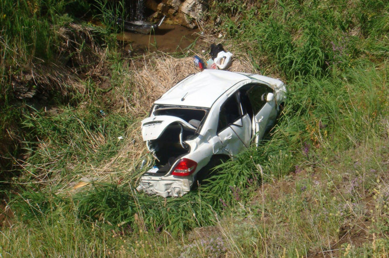 Գորիս-Սիսիան ավտոճանապարհին «Mercedes E320» մակնիշի ավտոմեքենան դուրս է եկել երթևեկելի հատվածից և մոտ 150 մ գլորվել հարակից ձորը
