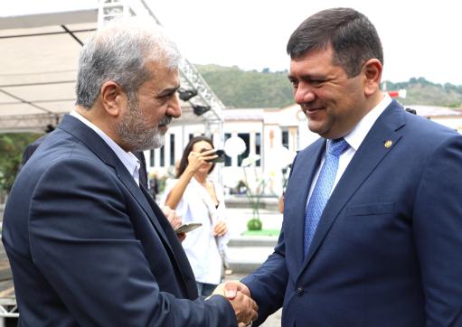 Փարսյանը Սպահանի պատվիրակության հետ ոգեկոչել է պատերազմներում զոհված հայորդերի հիշատակը