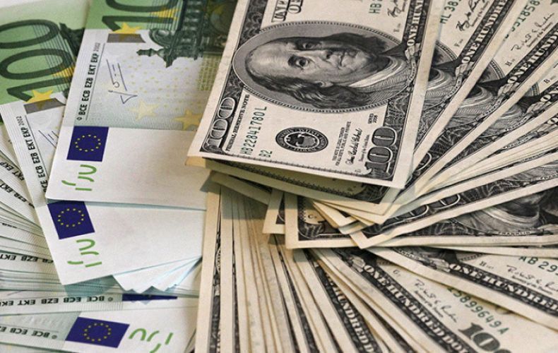 Դոլարն ու եվրոն շարունակում են արժեզրկվել