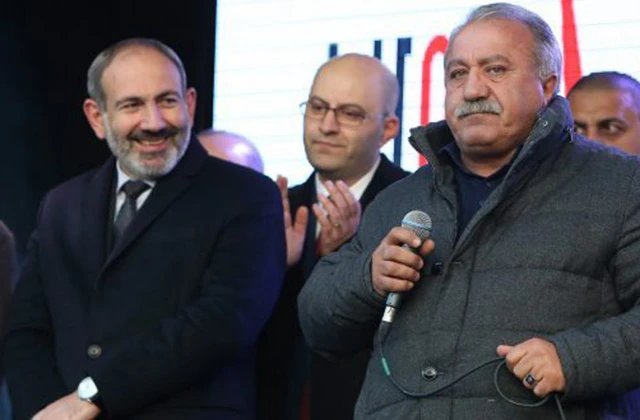 Հիմա էլ մարզպետի թեմայով է Սասուն Միքայելյանին նվաստացնում. «Հրապարակ»