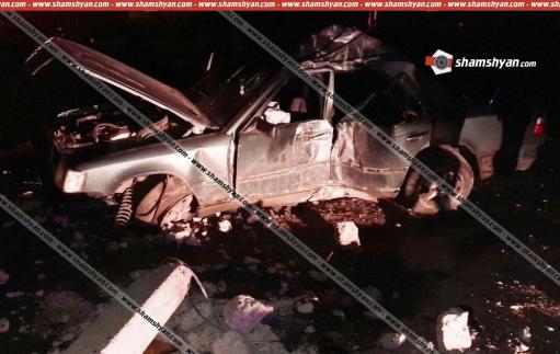 Գյումրիում «Mercedes»-ը տապալել է էլեկտրասյունը. վարորդի և վիրավորների վիճակը ծանր է