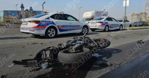 «Երևան Պարկի» դիմաց բախվել են Nissan Tida-ն ու մոտոցիկլետը. մոտոցիկլավարը տեղափոխվել է հիվանդանոց