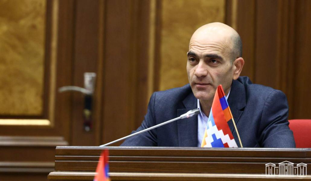 Էս թվայնացման դարում մարդուն ասում եք՝ գնա, հարևաններից ստորագրություն բեր, որ էդտեղ ես ապրում. Ավետիսյան