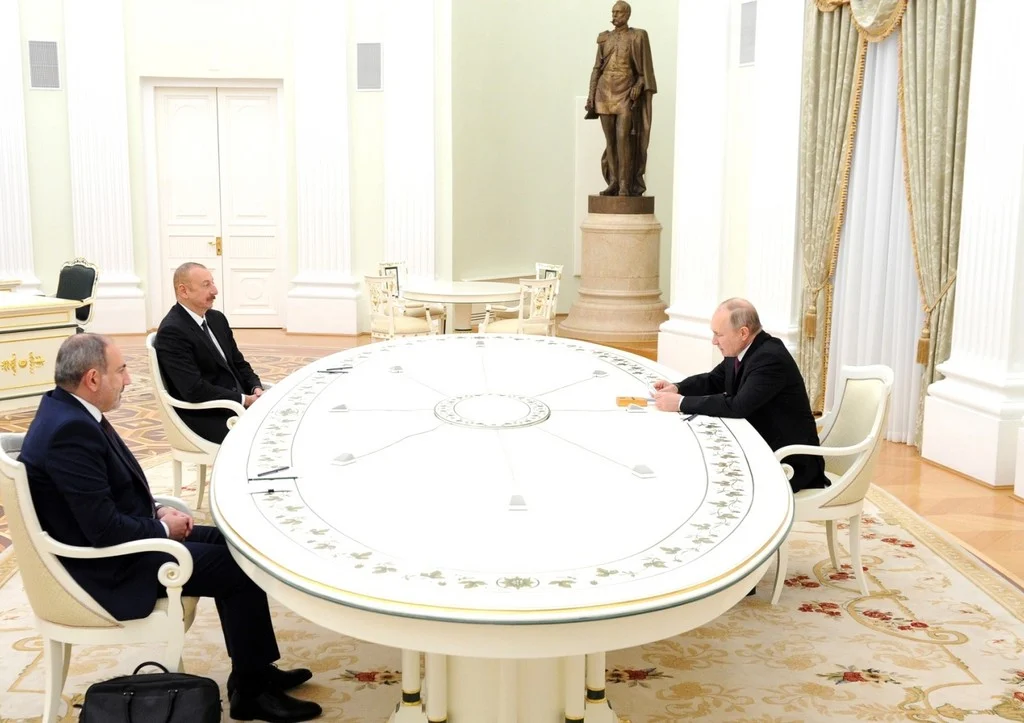 Путин, Алиев и Пашинян проведут переговоры в Сочи։ «Ведомости»