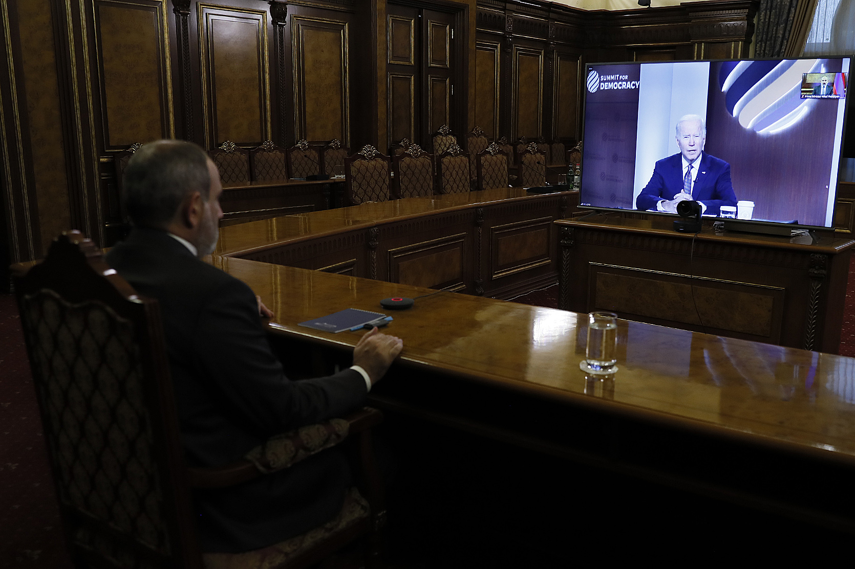 Премьер-министр Пашинян принял участие в открытии Саммита за демократию