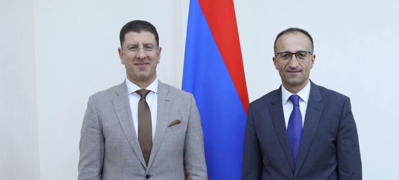Թորոսյանն ու Բուլղարիայի դեսպանը քննարկվել են աշխատանքի և զբաղվածության ոլորտում փոխադարձ հետաքրքրություն ներկայացնող հարցեր