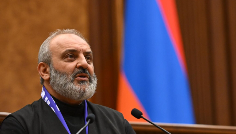 Բագրատ Սրբազանին տեղափոխել են ԱԱԾ–ի «Երևան-Կենտրոն» ՔԿՀ
