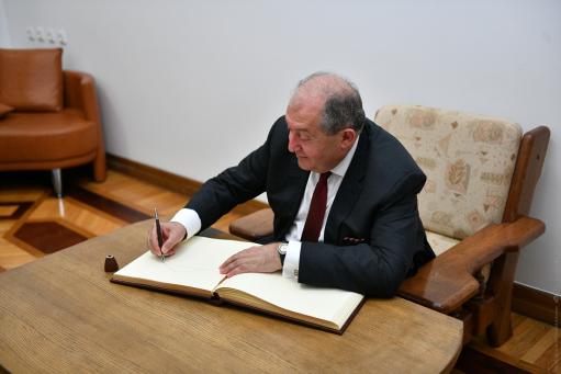 Արմեն Սարգսյանը հրամանագիր է ստորագրել ՀՀ պետական պարգևներով պարգևատրելու մասին