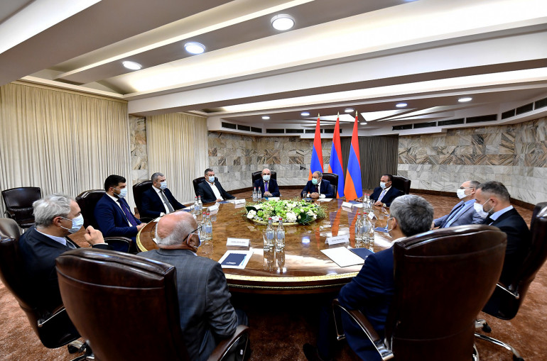 Նիկոլ Փաշինյանը մասնակցել է արտախորհրդարանական քաղաքական ուժերի հետ համագործակցության խորհրդակցական ժողովի առաջին նիստին