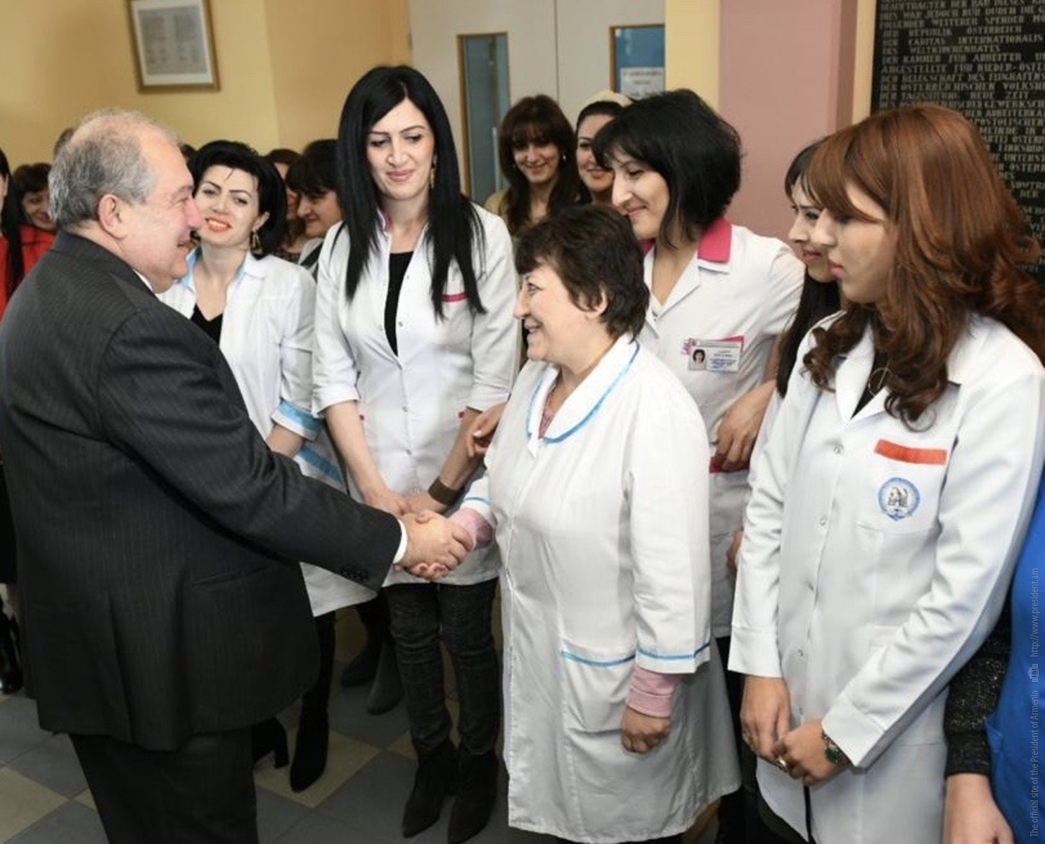 Արմեն Սարգսյանը շնորհավորական ուղերձ է հղել Մայրության և գեղեցկության տոնի առթիվ