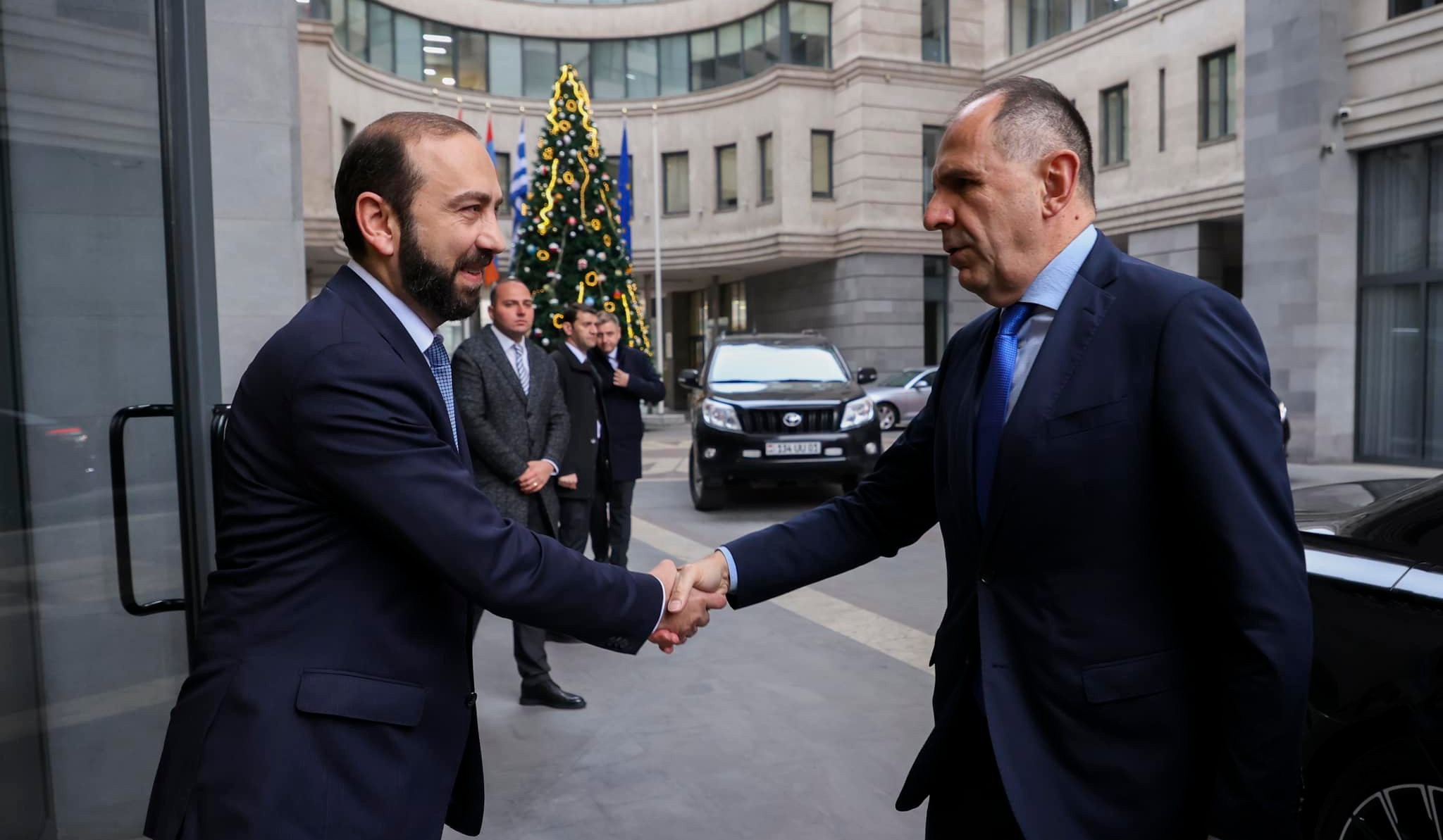 Հունաստանը բարձր է գնահատում Հայաստանի հետ երկարամյա բարեկամությունը. Գերապետրիտիսը շնորհավորել է Միրզոյանին