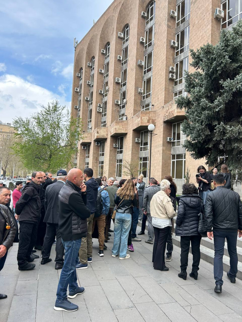 Իրականացված ակցիայից հետո, «Հանուն Արցախի» միավորման անդամներն Աշխատանքի և սոցիալական հարցերի նախարարության ներկայացուցիչներին են ներկայացրել իրենց դիրքորոշումները