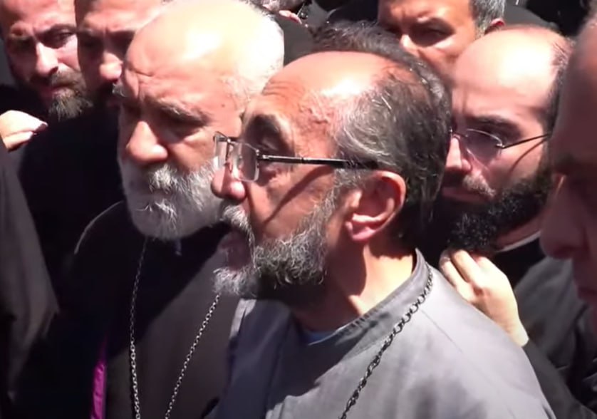 Ելել են իմ հետևից, ես կգնամ, ես սպառնալիք չեմ այս երկրի համար, սպառնալիքը կառավարությունում է նստած․ Միքայել Սրբազան 