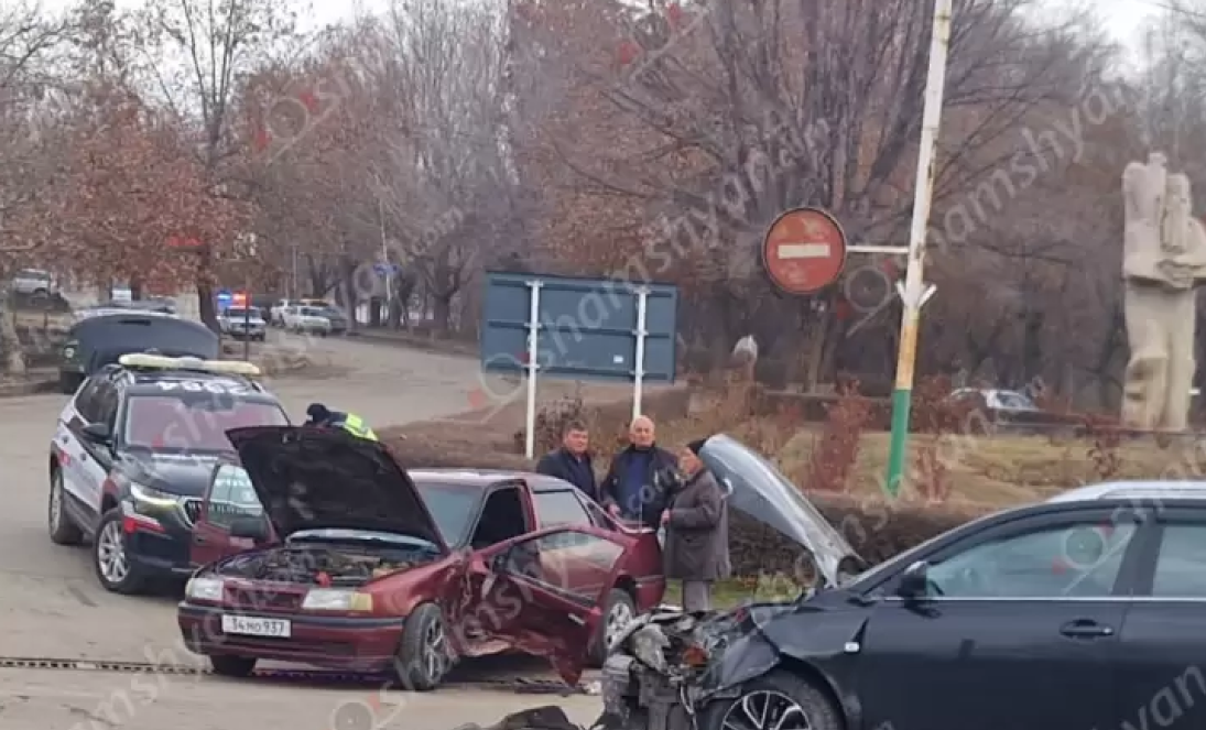 Եղեգնաձորում բшխվել են «Opel»-ը և «Toyota»-ն․ կա վիրшվոր