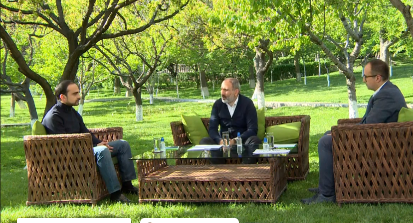 Վարչապետը պարետի և առողջապահության նախարարի հետ զրուցում է կորոնավիրուսով պայմանավորված իրավիճակի  մասին․ ուղիղ