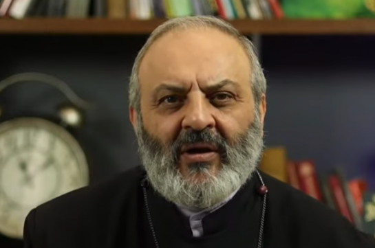 Սրանք խոսում էին՝ Սյունիքի «միջանցք» գոյություն չունի, իսկ այսօր բացահայտ խոսում են այն հանձնելու մասին. Բագրատ Սրբազան