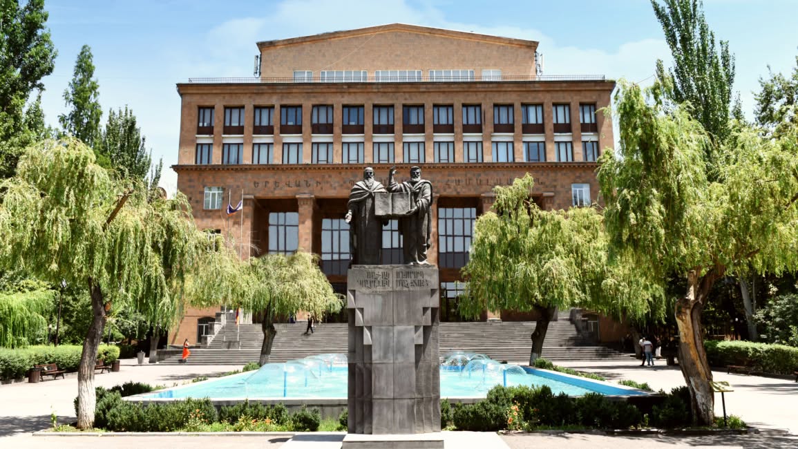 Քաղաքական հարց չէ. ԵՊՀ-ն՝ արտասահմանյան գրականության ամբիոնի փակման մասին