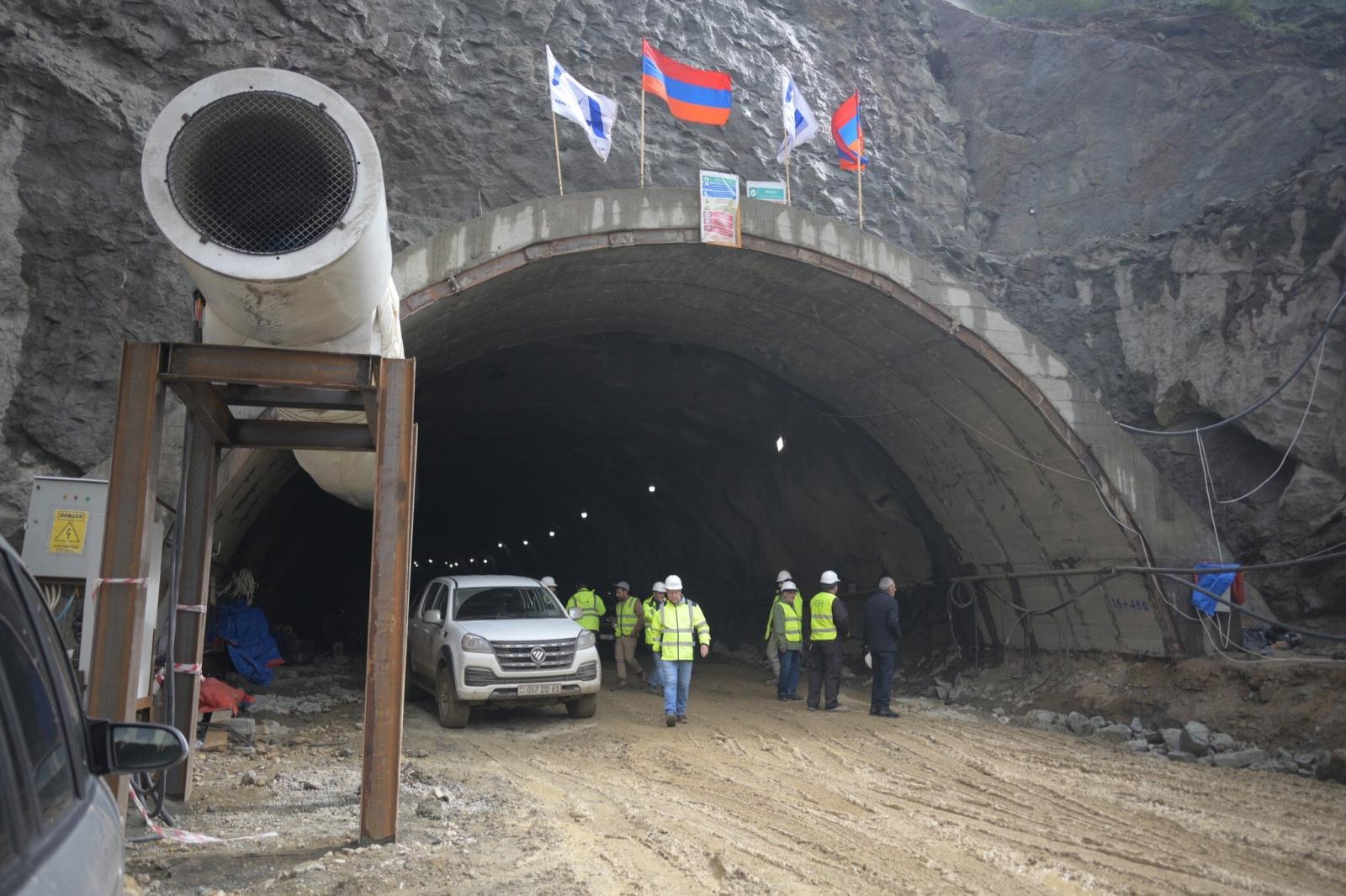 Հյուսիս-հարավի Քաջարան-Ագարակ 32 կմ ճանապարհահատվածում կկառուցվի 17 կամուրջ, 2 թունել, 5 փոխհատում