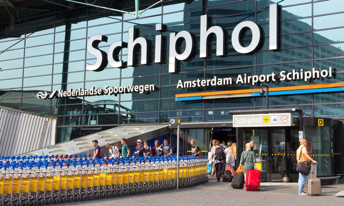 Амстердамский аэропорт Схипхол отменил более 100 рейсов из-за надвигающегося шторма Иша