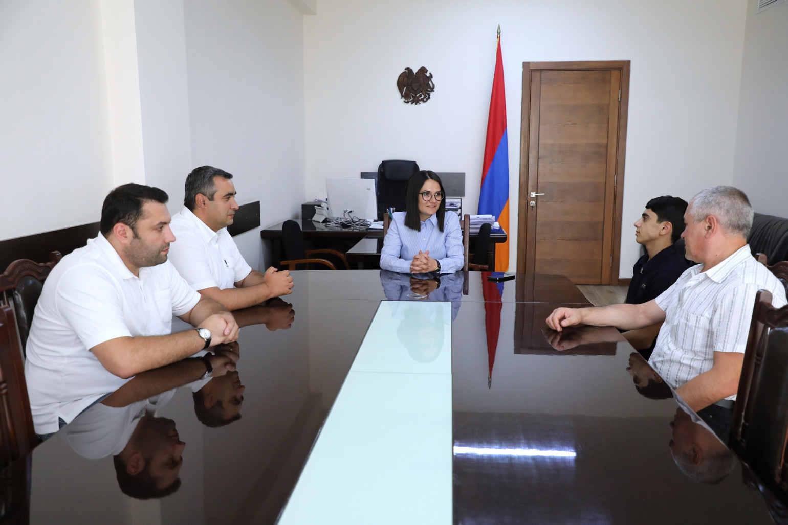 ԿԳՄՍ նախարարի տեղակալն ընդունել է Համաշխարհային համալսարանական ամառային խաղերի չեմպիոն Համլետ Մանուկյանին