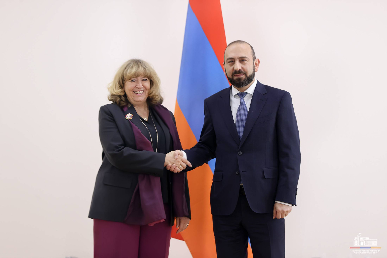 Պետք է ձեռք ձեռքի տված աշխատենք, որպեսզի COP17-ն իրապես հաջողություն ունենա. Աստրիդ Շումեյքերը՝ Միրզոյանին