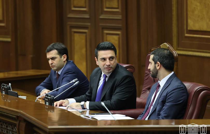 Ալեն Սիմոնյանը Ռուբեն Ռուբինյանին գործուղում է Ալմաթի
