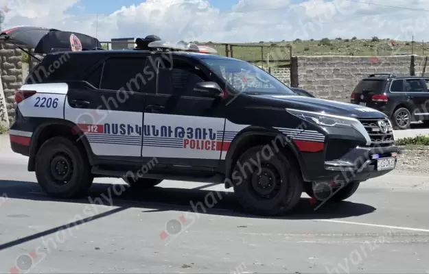 Կոտայքի մարզում նախընտրական վիճաբանությունն ավարտվել է դանակահարությամբ․ 50-ամյա տղամարդը, ով դանակի մի քանի հարված է ստացել, հիվանդանոցում մահացել է
