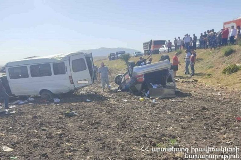 Վթարի է ենթարկվել Արթիկ-Երևան երթուղին սպասարկող «ԳԱԶել»-ը. 10 քաղաքացի հոսպիտալացվել է. ԱԻՆ