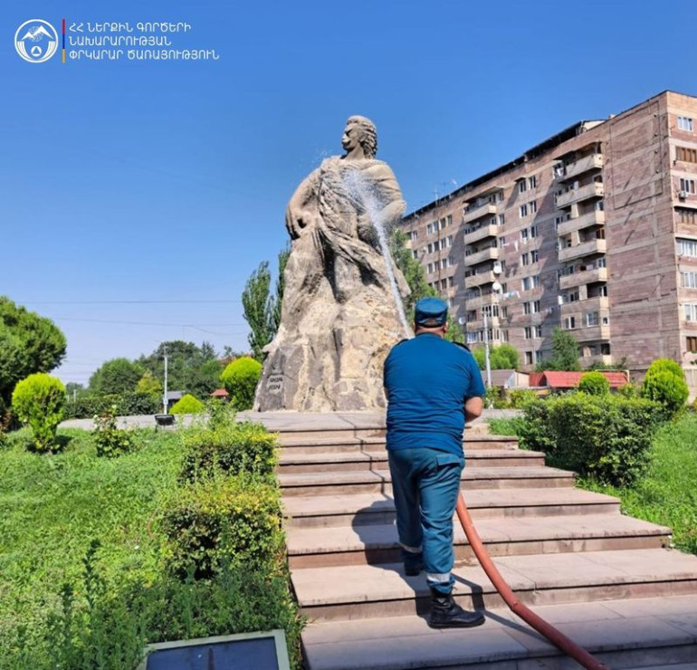 Փրկարարները նոր շունչ են տվել մայրաքաղաքի հուշարձաններին․ իրականացվել են լվացման ու մաքրման աշխատանքներ