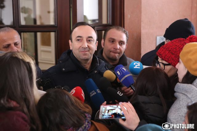 Защита главы Конституционного суда Армении обратился в Службу национальной безопасности, обвиняя премьера Пашиняна в злоупотреблении властью   