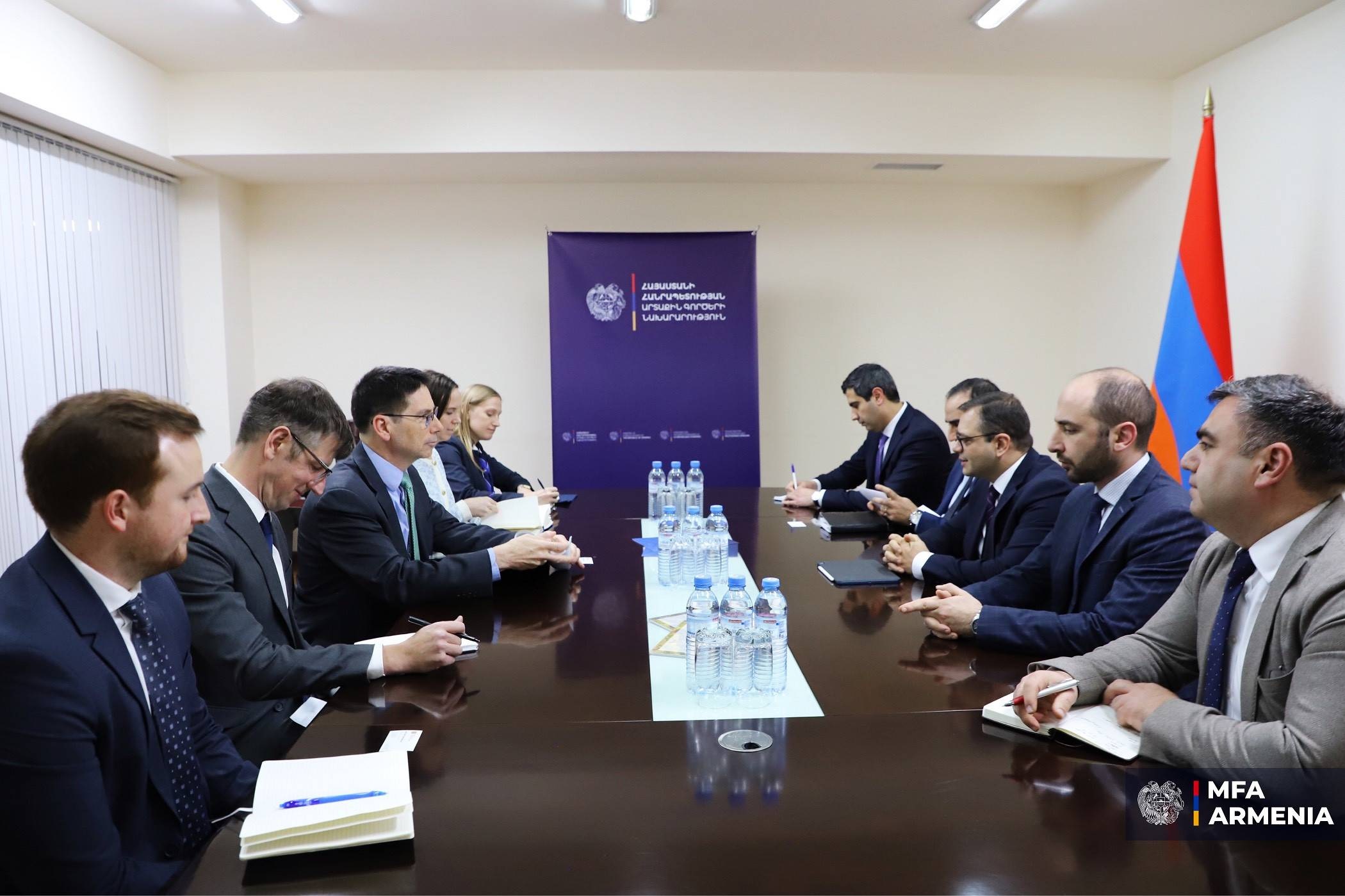 Ռոբերտ Աբիսողոմոնյանը և Կարլ Կրեսը քննարկել են օգոստոսի 8-ի հուշագրերի իրականացմանն ուղղված քայլերը