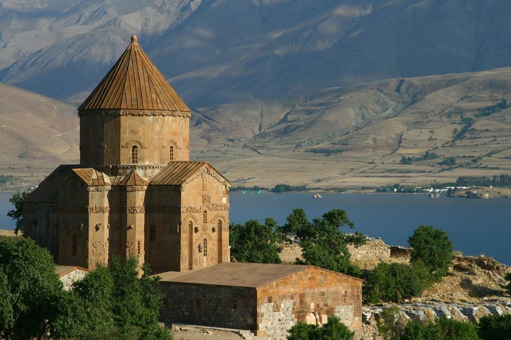 Աղթամարի Սուրբ Խաչ հայկական եկեղեցում այսօր Սուրբ պատարագ է մատուցվել