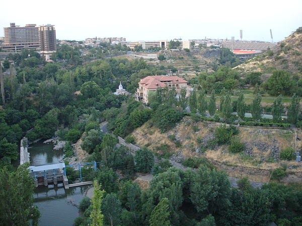 Հրդեհ՝ «Ֆլորենս» ռեստորանի մոտ. դեպքի է վայր է մեկնել 4 մարտական հաշվարկ