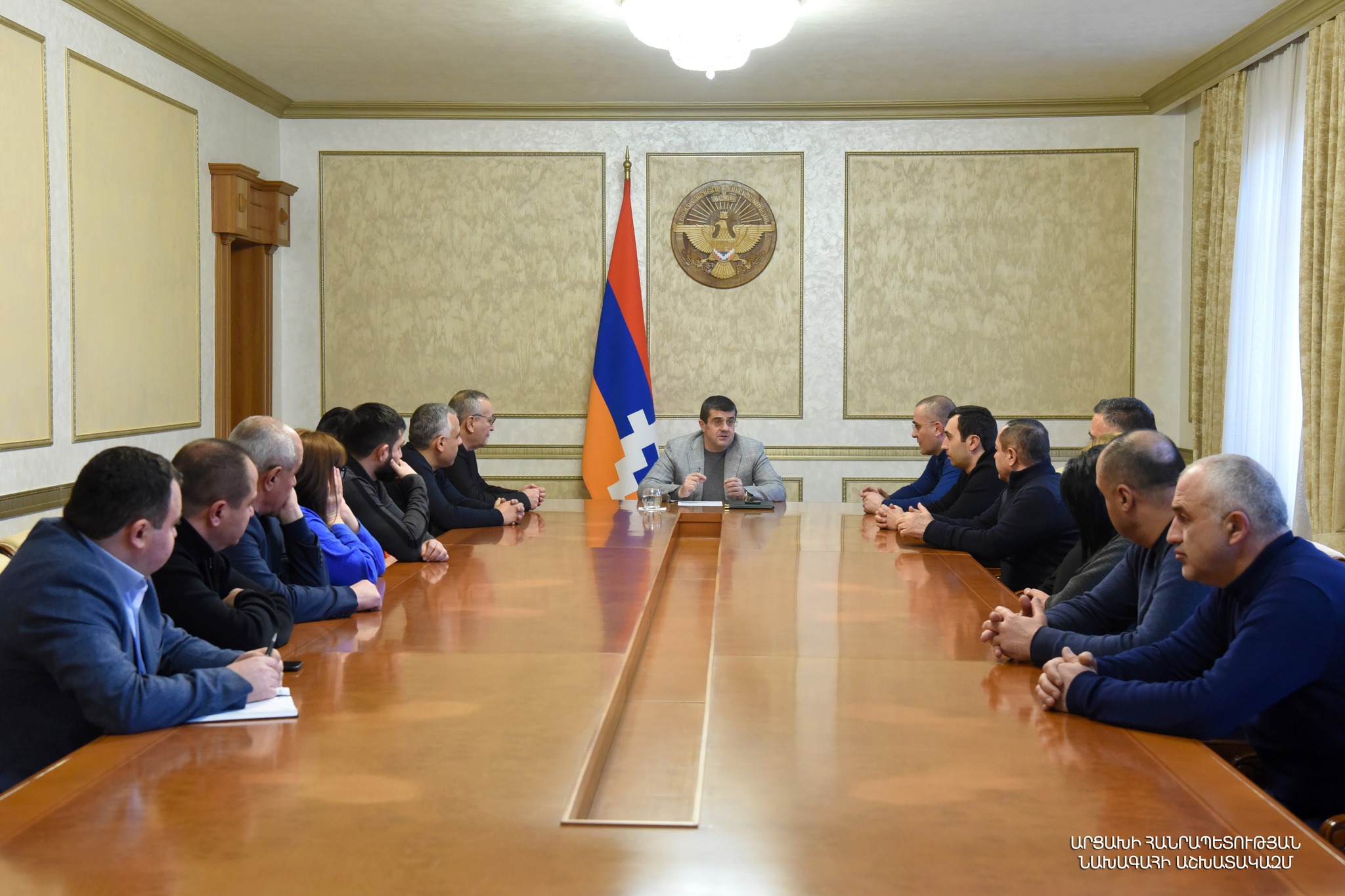 Президент Араик Арутюнян встретился с фракцией Национального собрания "Свободная Родина-ОГА"