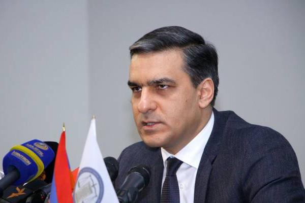 Данные о новых пленных омбудсмен Армении передал руководителю армянской делегации МККК
