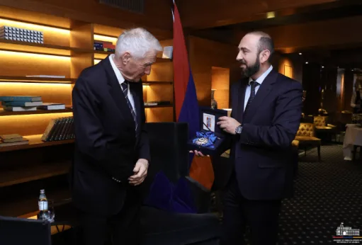 Արարատ Միրզոյանը Եվրոպայի խորհրդի նախկին գլխավոր քարտուղարին պարգևատրել է ՀՀ Պատվո շքանշանով