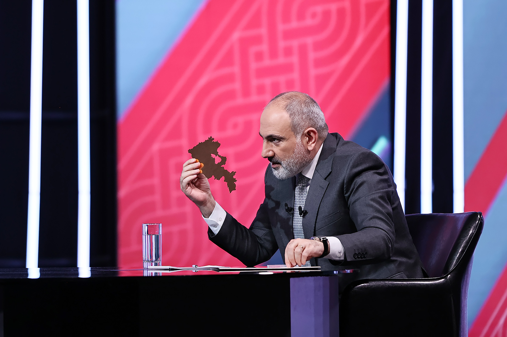 Քաղաքացիների 35 %-ը բացասական է համարում Փաշինյանի կողմից արվող սահմանազատումը․ «Gallup»