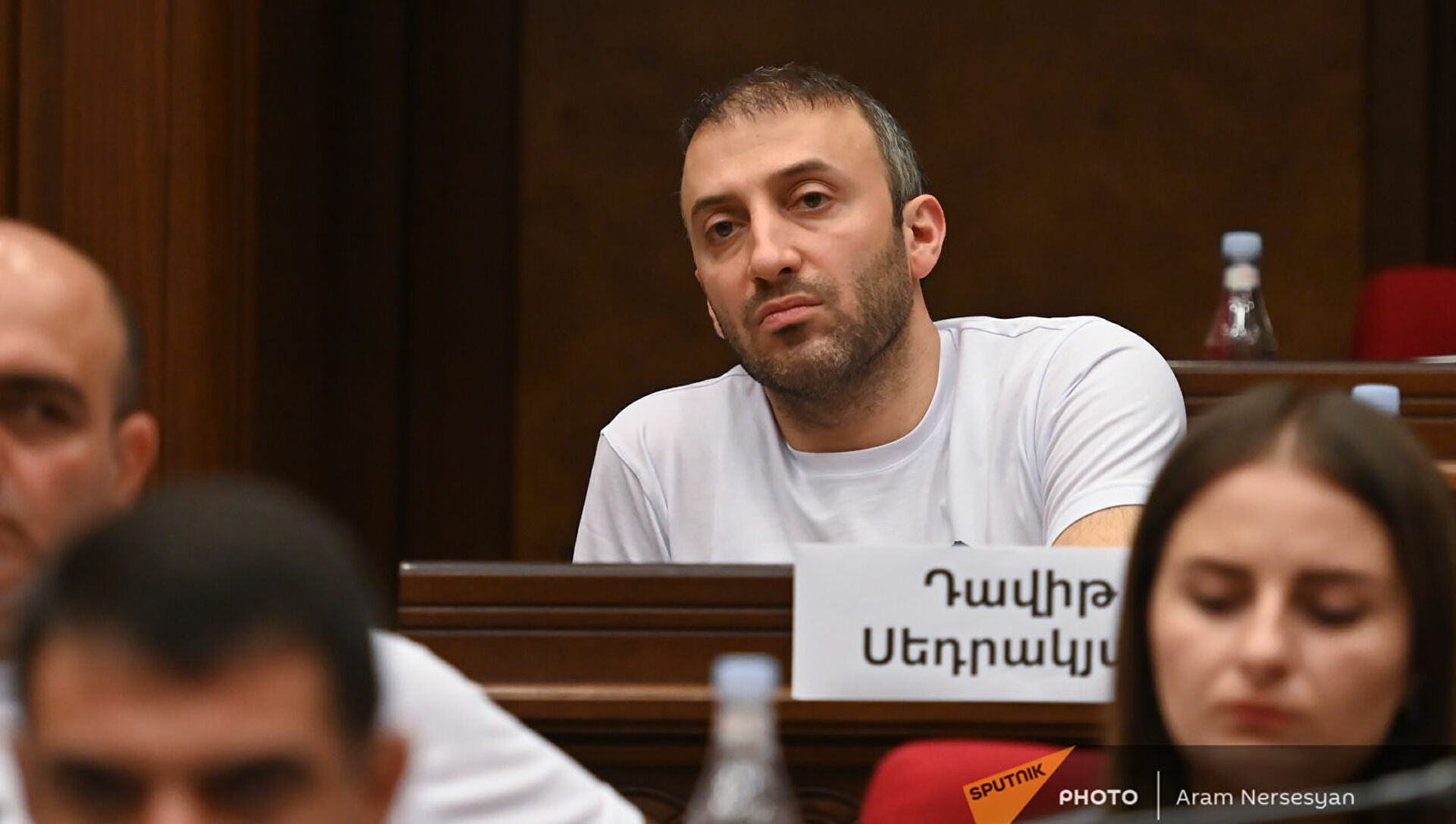 Ինչո՞ւ Մհեր Սեդրակյանի որդին ԱԺ չի գնում․ «Հրապարակ»
