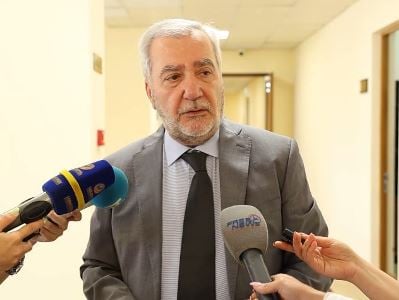 Երեխա հո չեմ. պետք չի 44-օրյայի զեկույցը դարձնենք ֆուտբոլի գնդակ, սկսենք տշել. Քոչարյանը՝ Սիմոնյանին