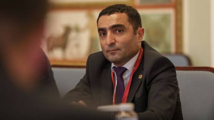 Ռոմանոս Պետրոսյանը հայտնվել է Արայիկ Հարությունյանի թիրախում․ «Հրապարակ»