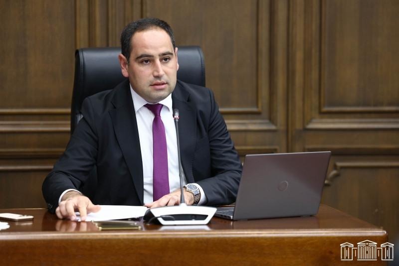 ՏԿԵ նախարարն ահազանգում է, որ ՀԷՑ-ի աշխատակիցներին ուղղորդում են մասնակցել հավաքների՝ ի աջակցություն Սամվել Կարապետյանի